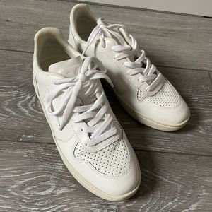 Veja V-10 white leather sneaker